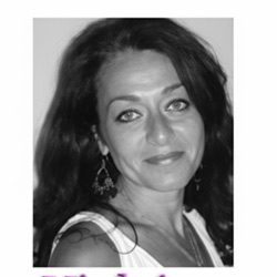 Violaine, radiesthésiste et voyante au pendule